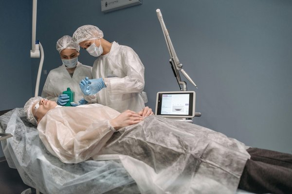 Chirurgie plastique à Arras : expertises et résultats naturels